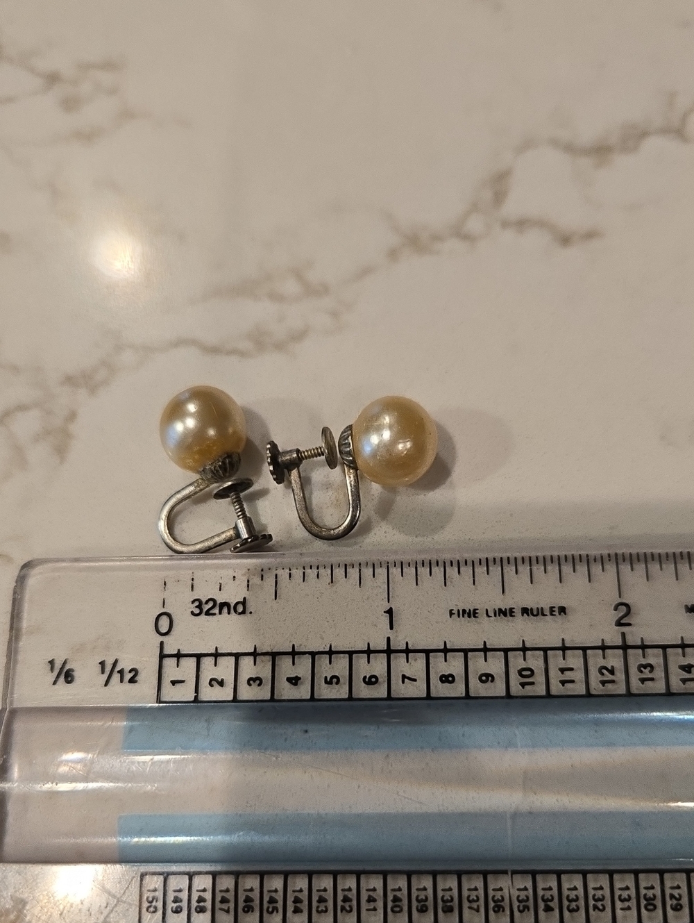 Vintage Classic Pearl Screw-Back Earrings - Champagne Pearl